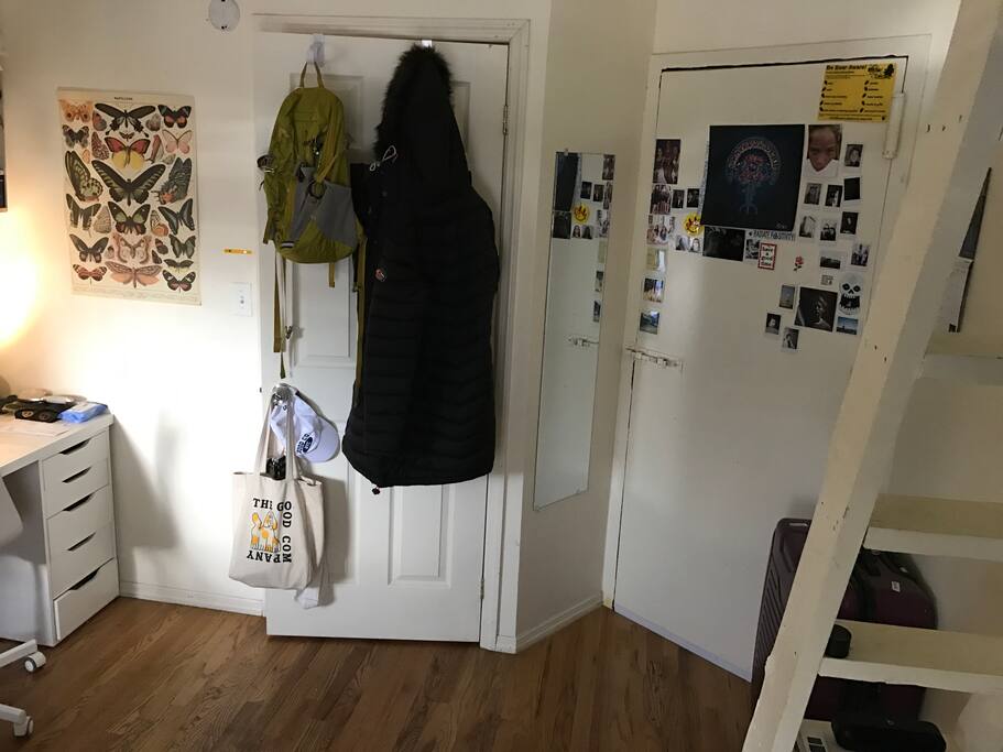 additional door leading to hallway