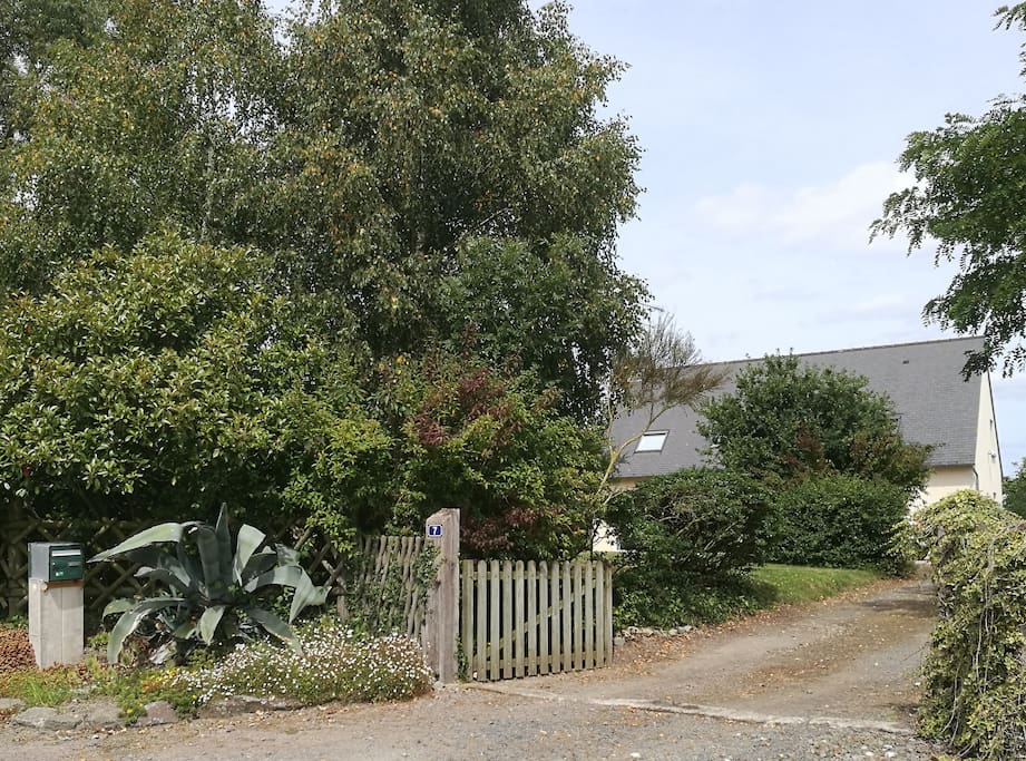 Access from the road: 7 route du manoir