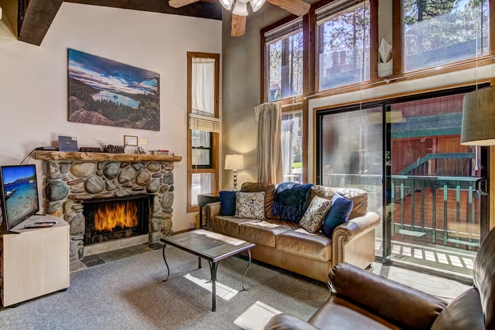 OPEN! Cozy 2BR Condo w/Fireplaces close to Lake!
