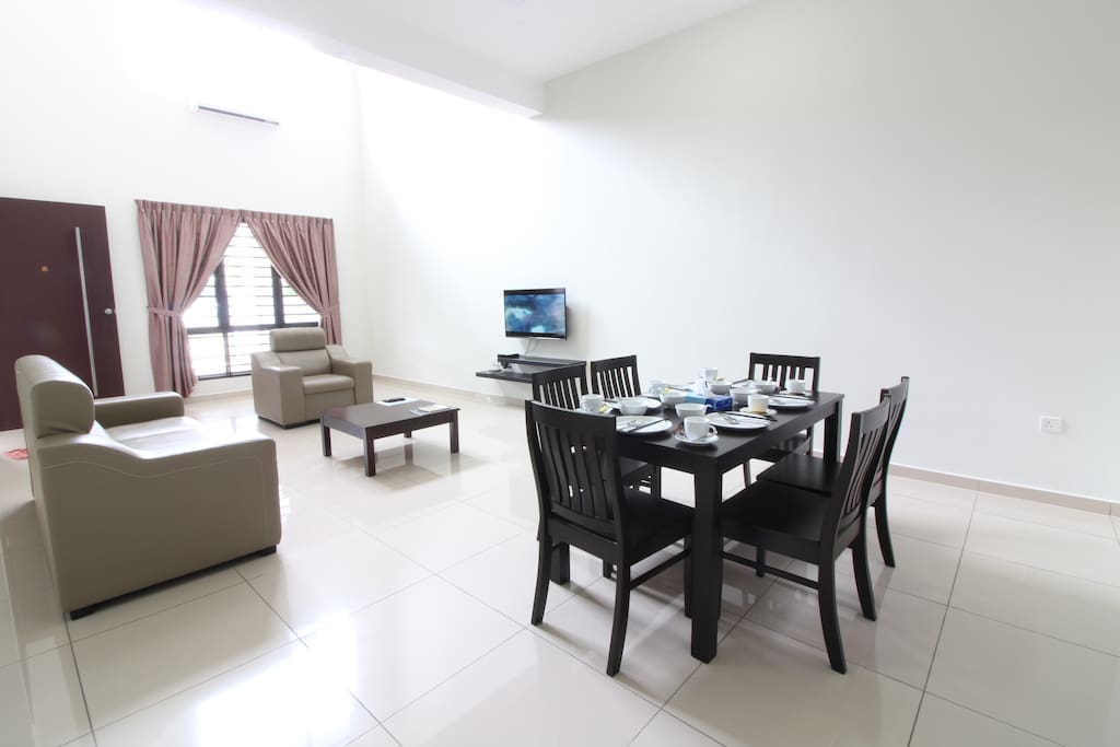 Large Living Hall, ideal for gathering, Air-Con