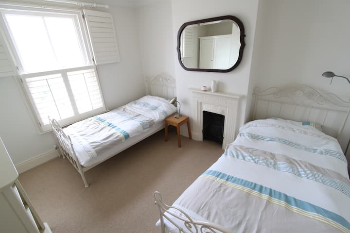 საძინებელი 2