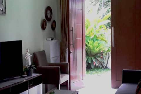 Quiet and Comfortable Jogya 2BR, 4pax,full AC&WH