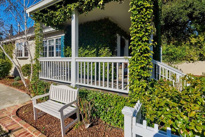 Welcome to our charming Tudor home gallery image 4