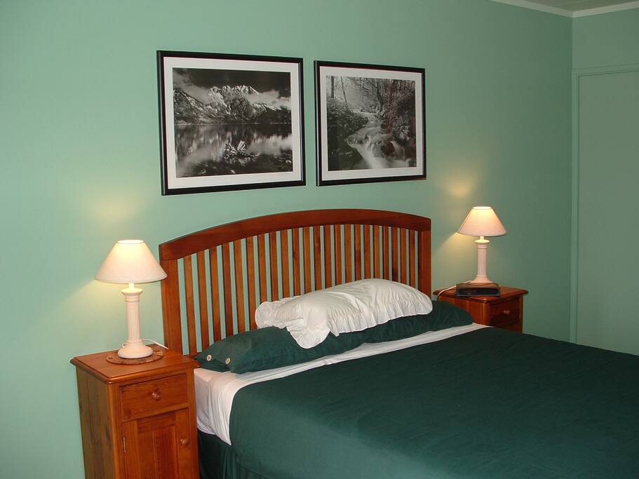 Main bedroom with Queen bed