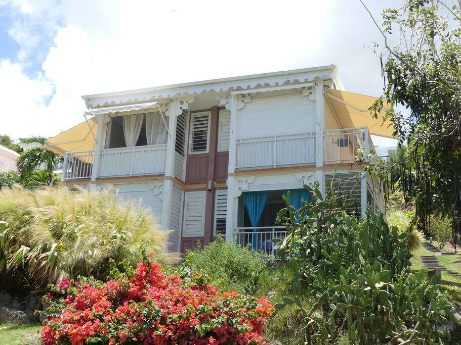 Villa de 4 studios.
Studio en bas à droite