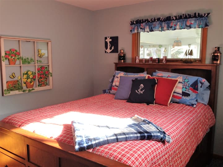 Fantástica cama del capitán en el dormitorio principal. 