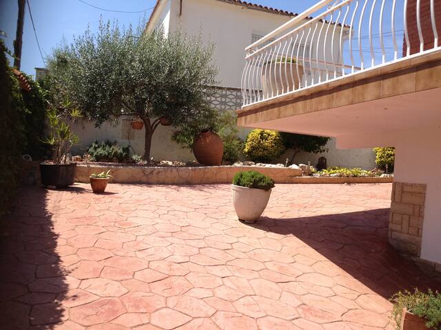 Room, bathroom and kitchen with private entrance