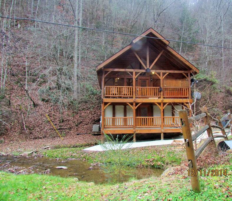 Welcome to Creekside cabin!
