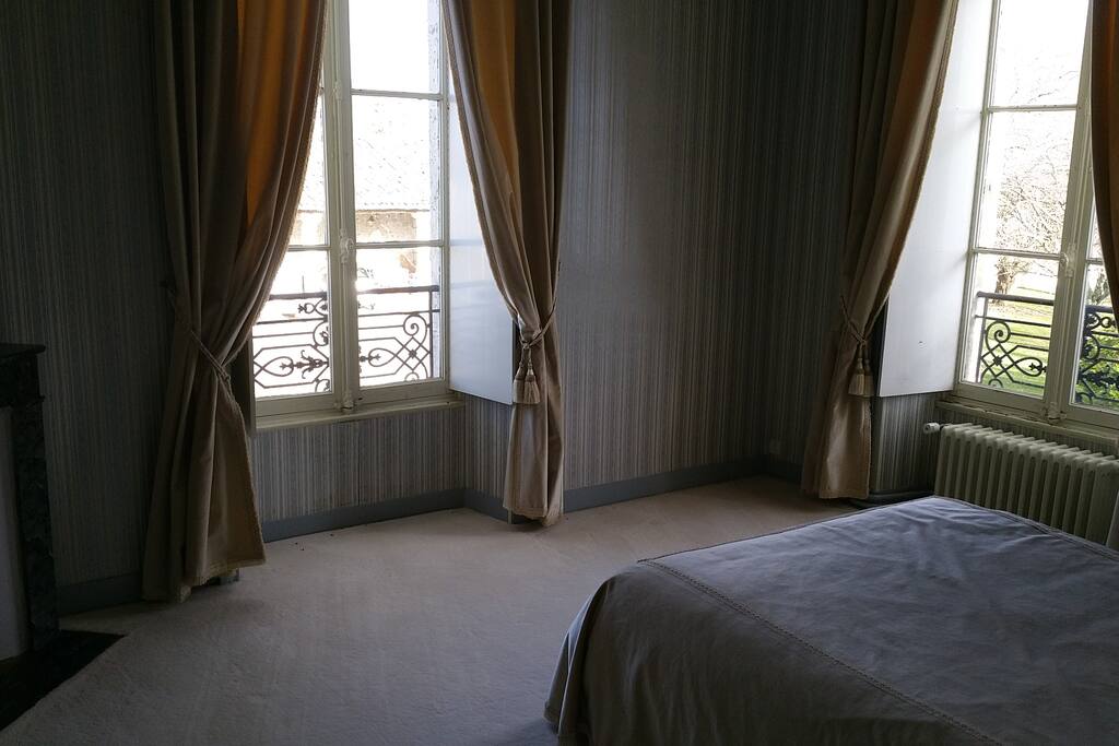 Suite familiale blanche chambre 2