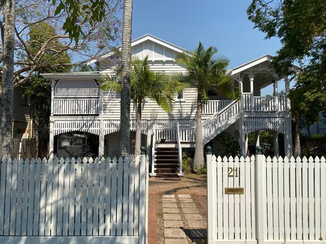 Classic Queenslander close to city cat