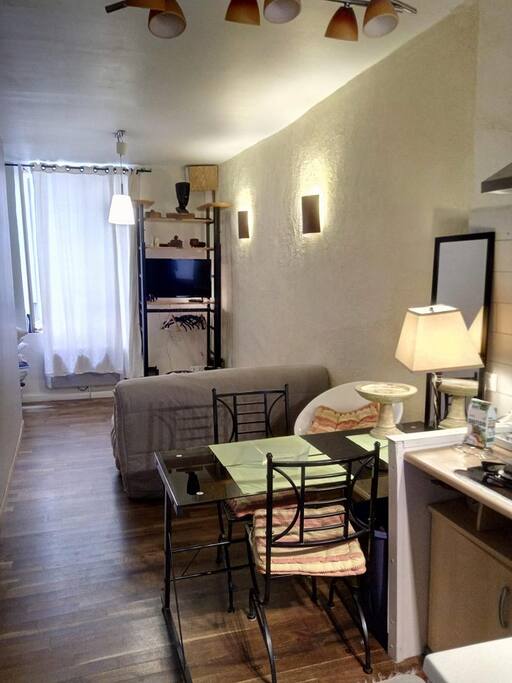 vue en perspective coin repas et salon