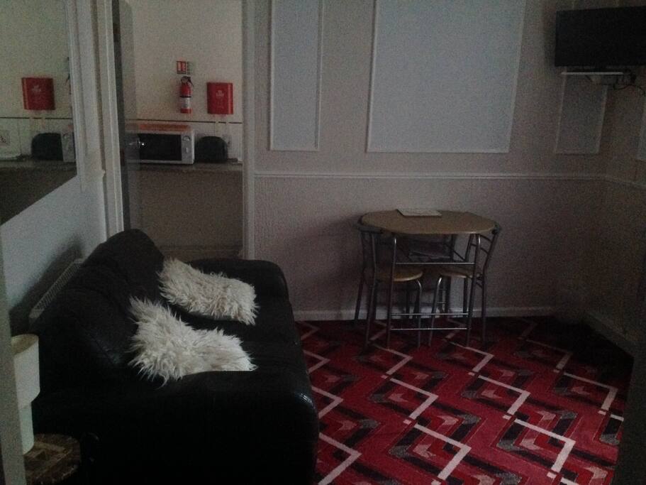 Lounge/sleeping area
