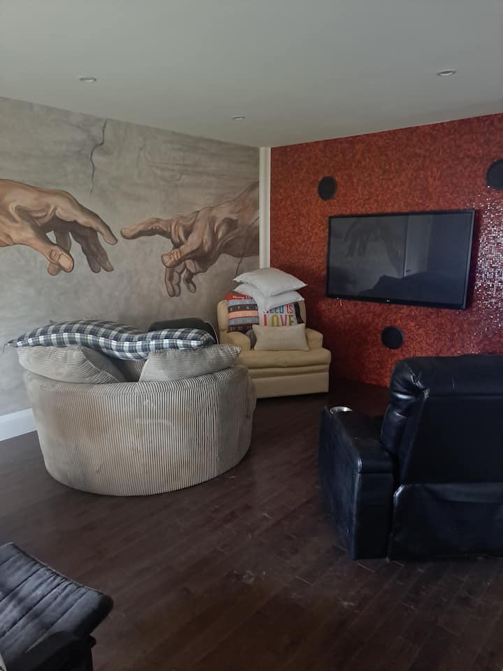 Single Room With Queen Bed, Share House With Host - Alliston