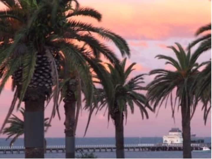 St Kilda Beachfront Art Deco Apartment Apartments for Rent in Saint