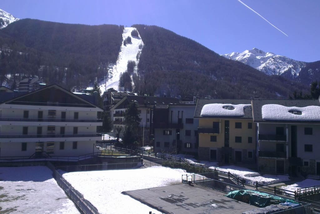 La vista dal balcone di casa