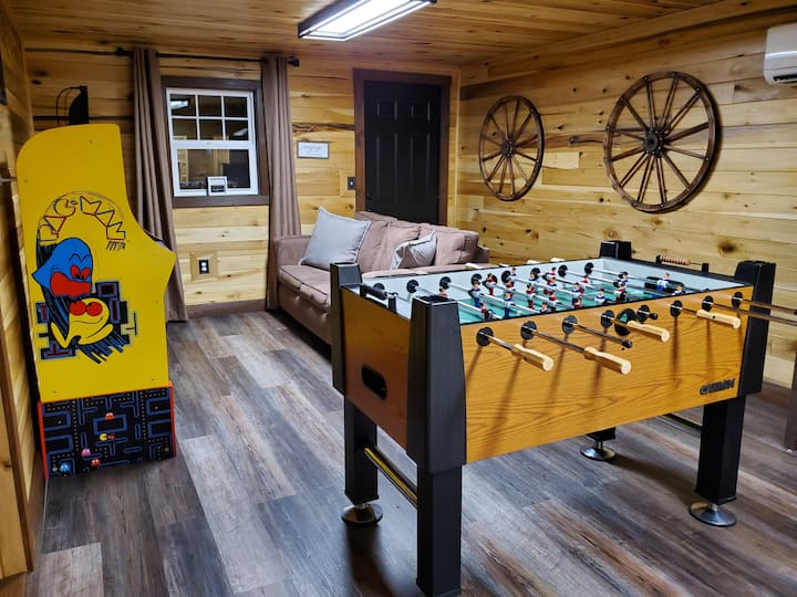 Luxury Cabin: Hot Tub, Bunk/Gameroom @CaveRunLake
