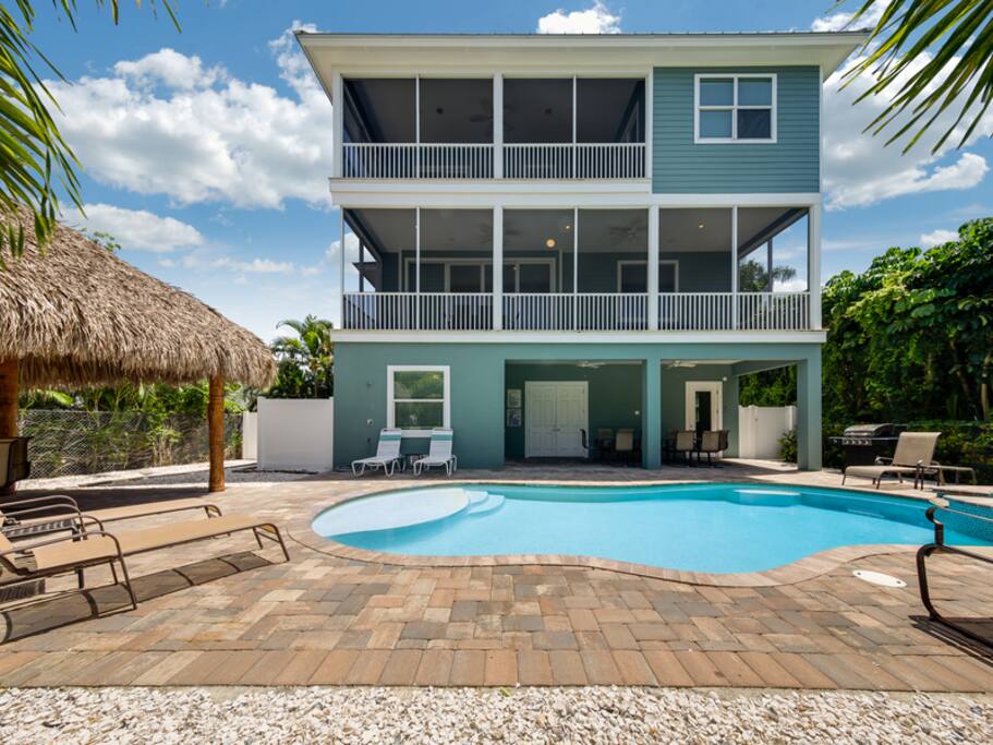 Huge Pool Deck area and Tiki Hut