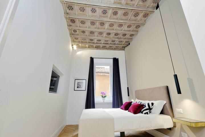 Eve Gust House Trevi Fountain gallery image 2