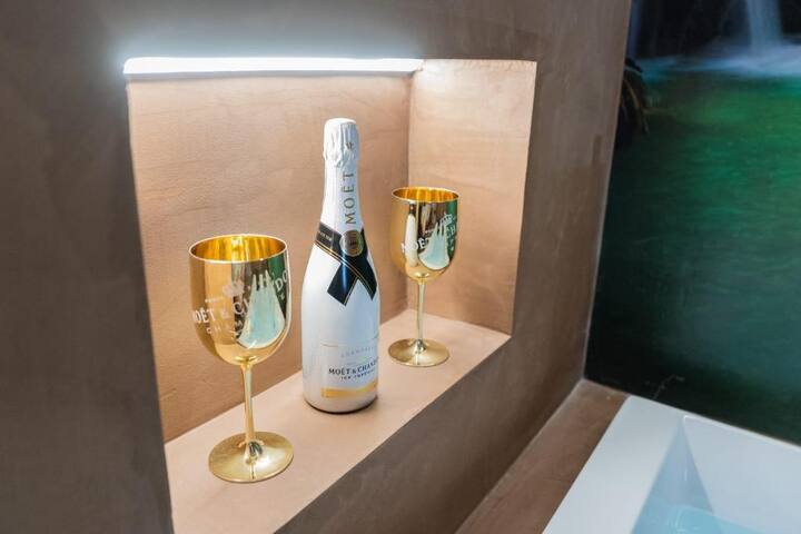 LUXURY SUITE gallery image 5