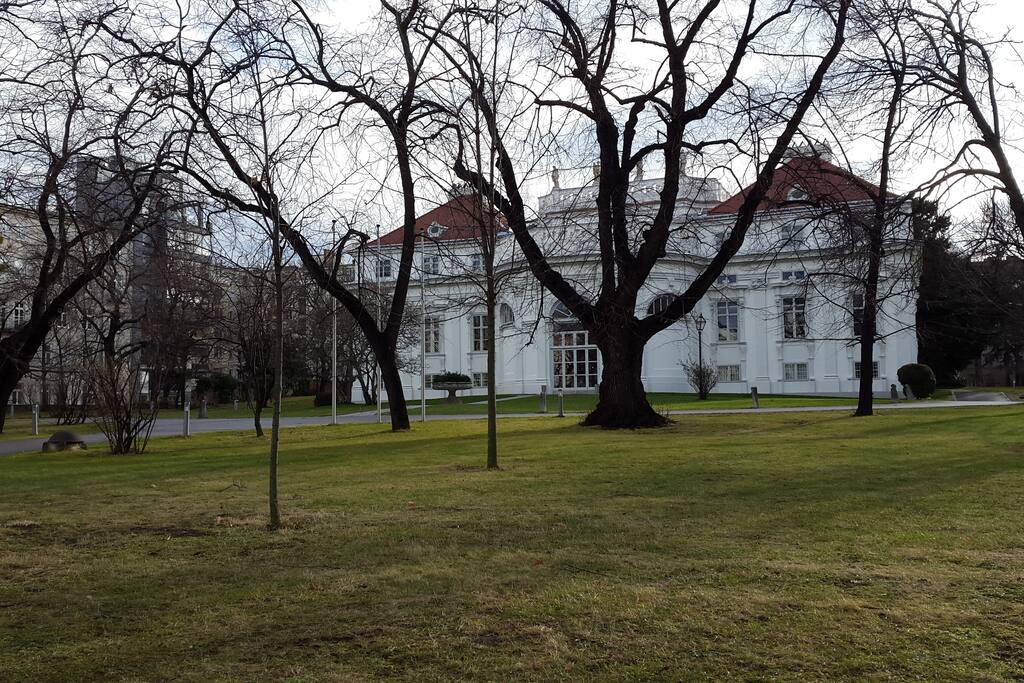 You're in a beautiful area with a palace! Right around the corner!