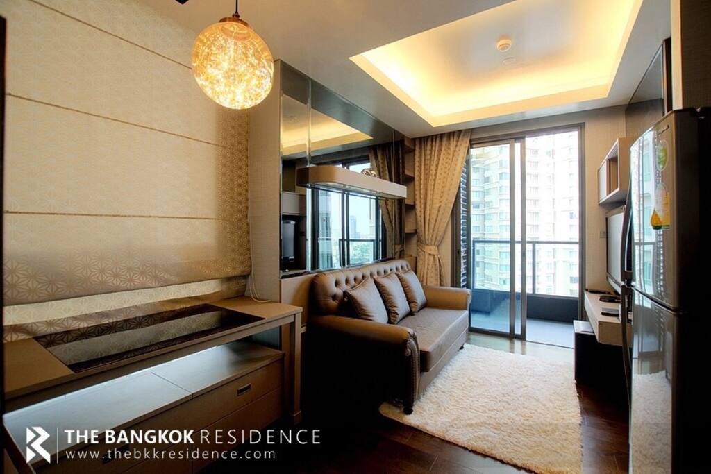 Living area and work space