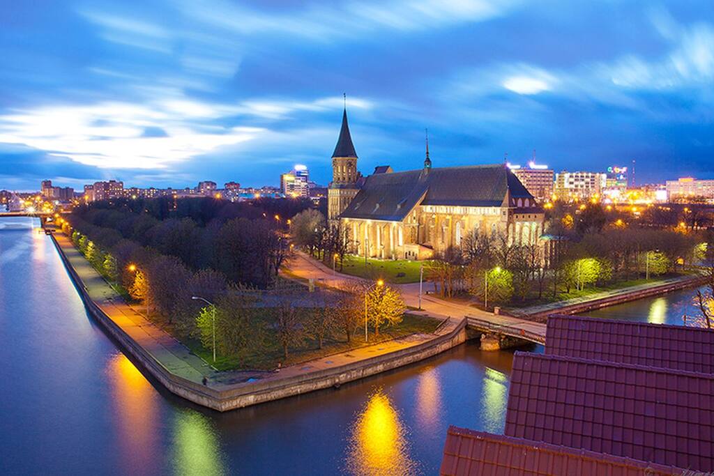 800 meters to the Fishers village and the Cathedral (10 mins by walk)