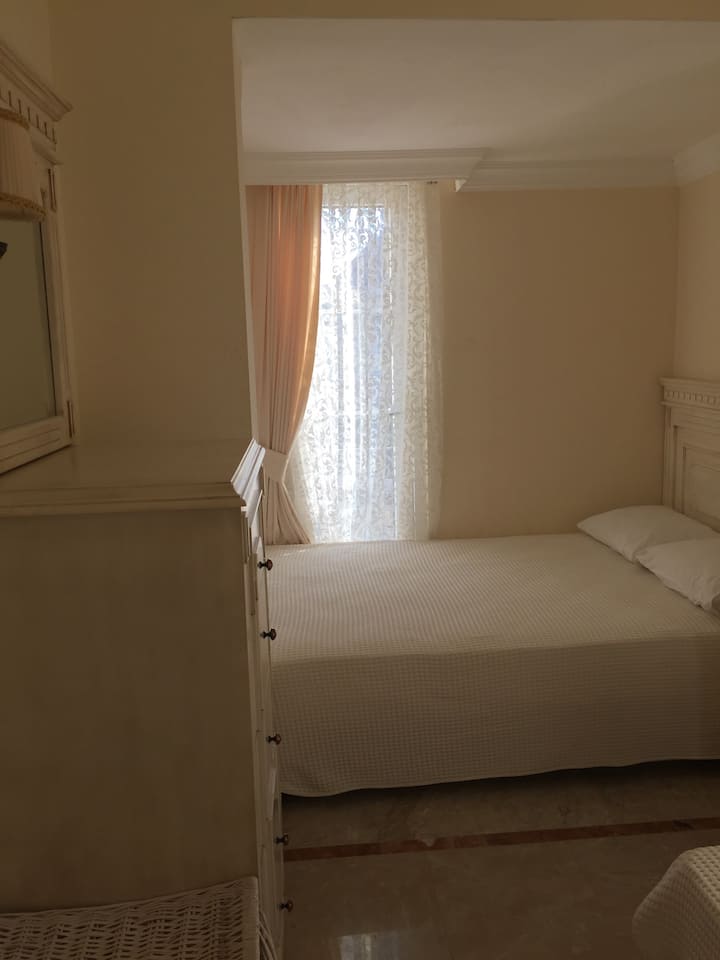 غرفة النوم 2