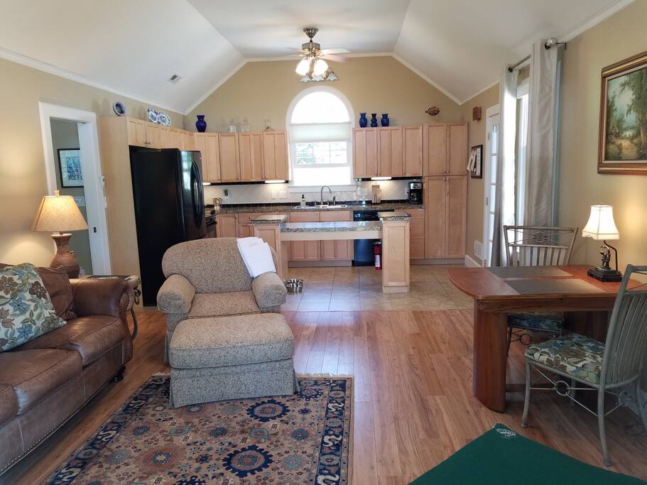 Open, light and roomy for you and your dogs to stretch out in comfort