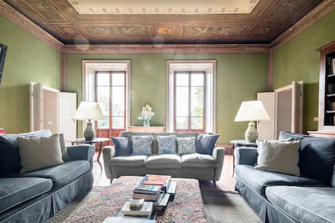 Historic Florentine Villa Apartment With Pool