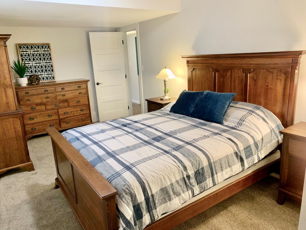 Dhomë gjumi dopio "queen" me dollapë dhe dollap 