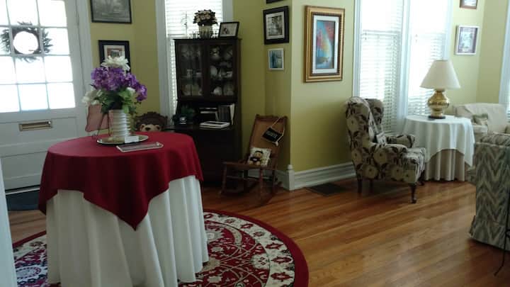 Baker Street Bed and Breakfast at Delfryn Place