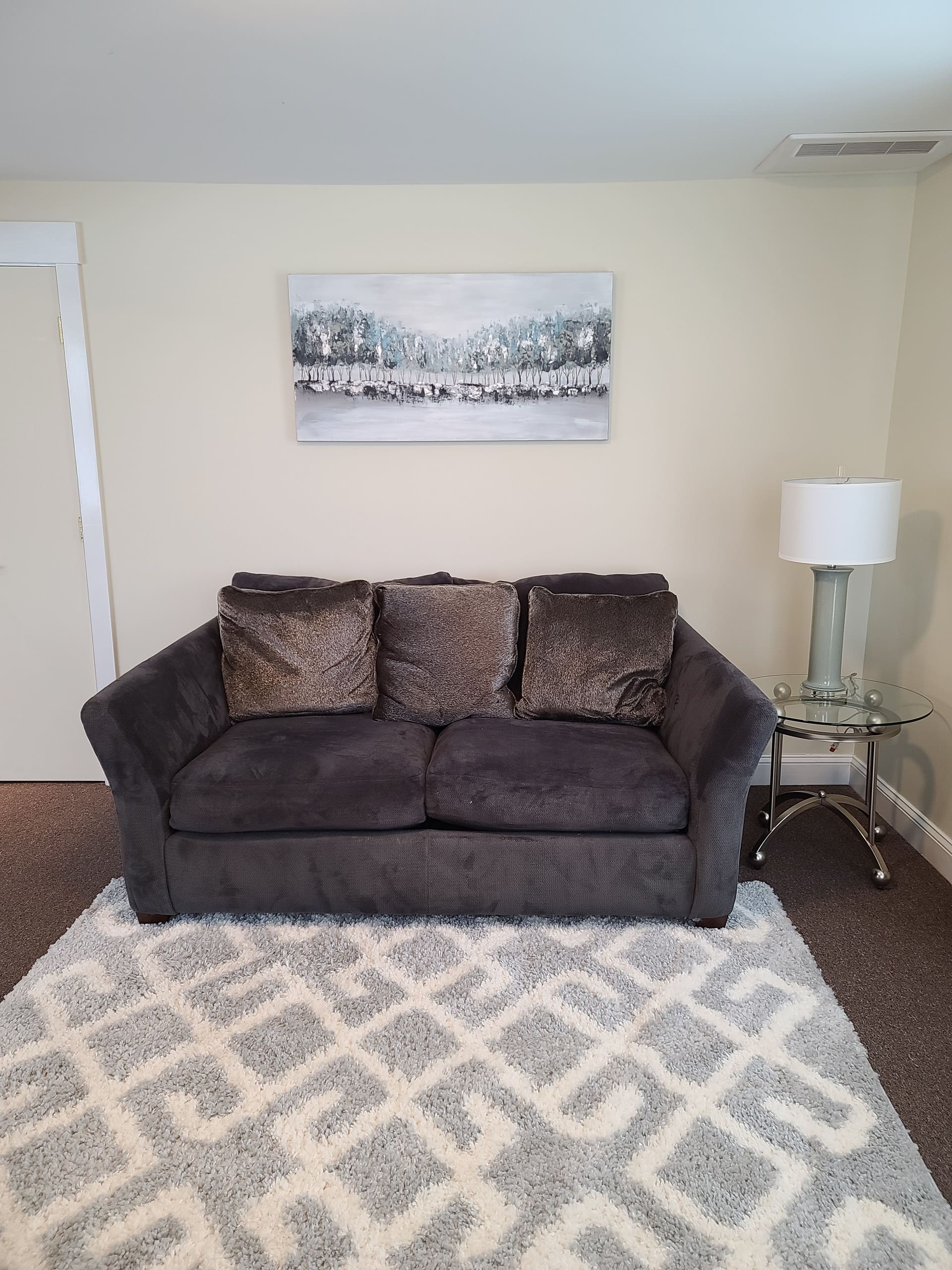 Clean, Comfy & Convenient. 1 Bedroom in Village Apartment by Metro North — photo 4