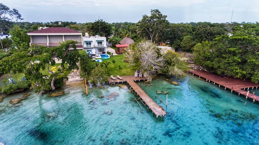 Lirio room in front of the lagoon with great view!