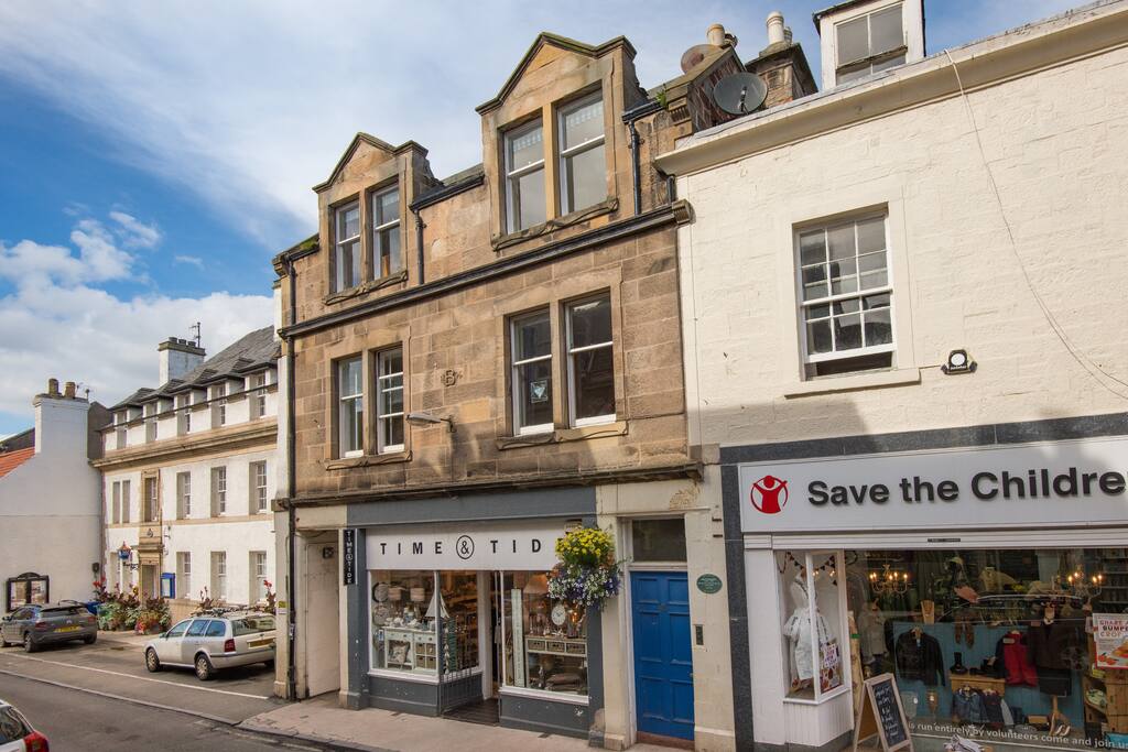 Top floor flat on the High Street