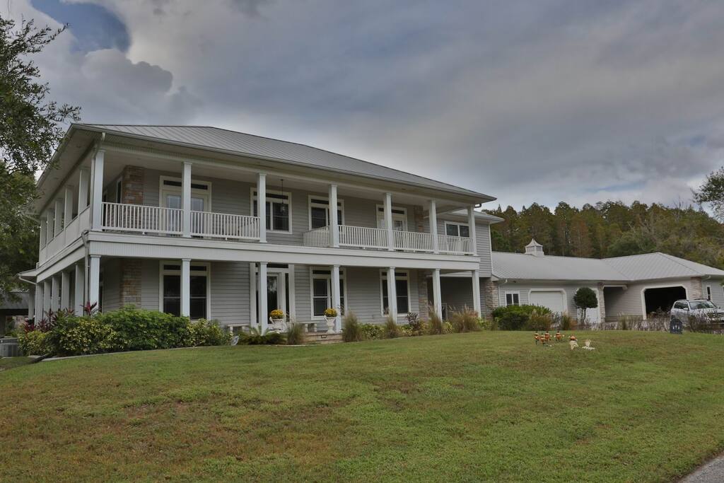 Southern Plantation Oasis Houses for Rent in Lutz, Florida, United States