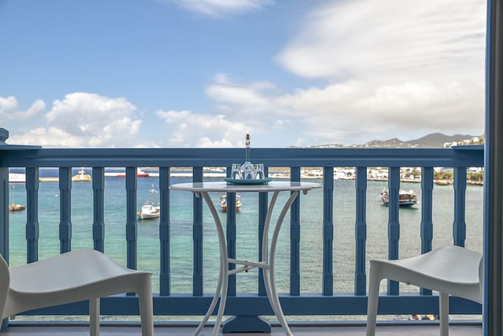 White Memories, seafront luxury apartment Mykonos gallery image 5