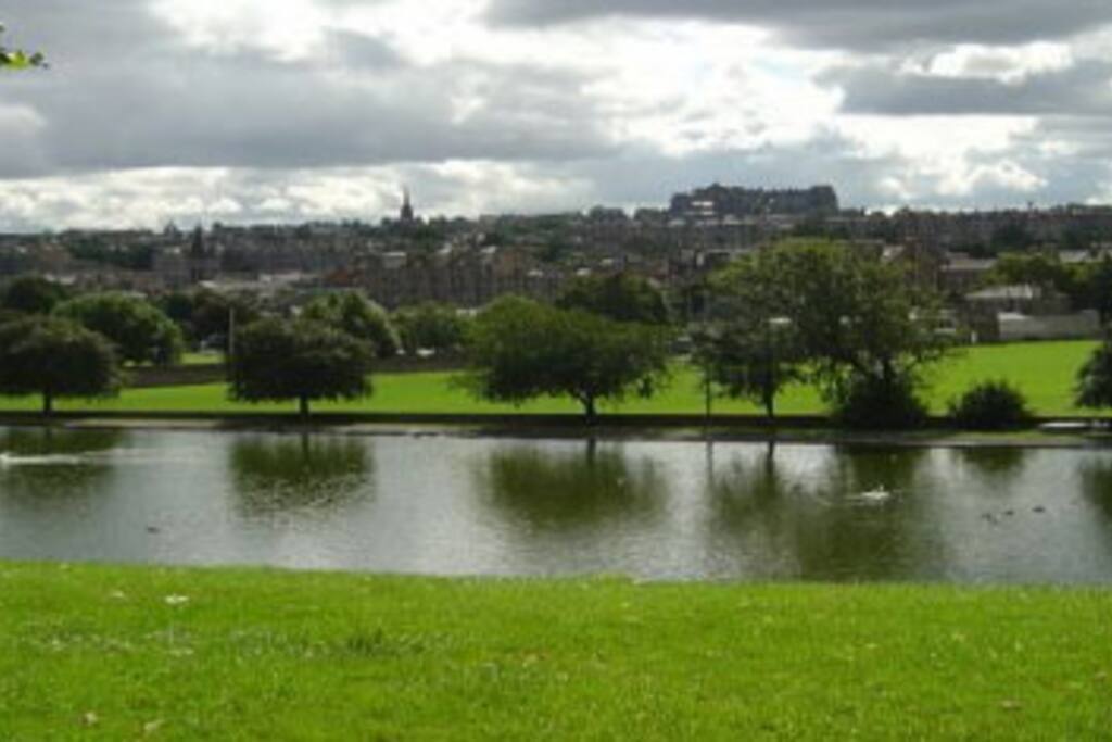 Nearby Inverleith Park (10 minute walk)