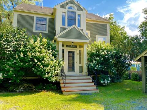 Woodstock Village Retreat