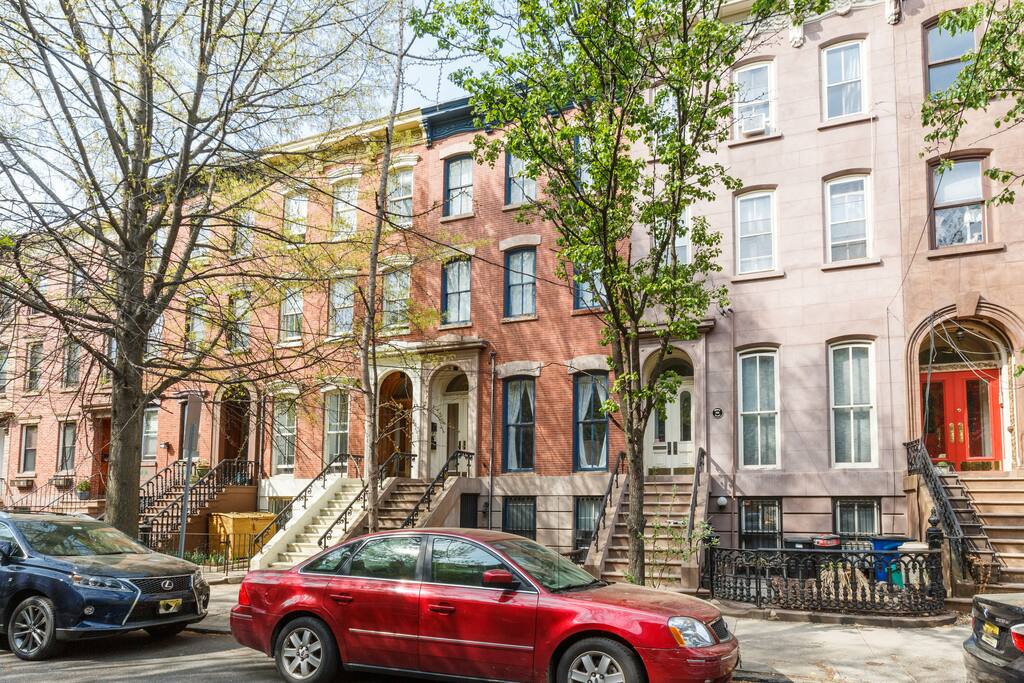 Easy access to NYC Bright Apartment Apartments for Rent in Jersey