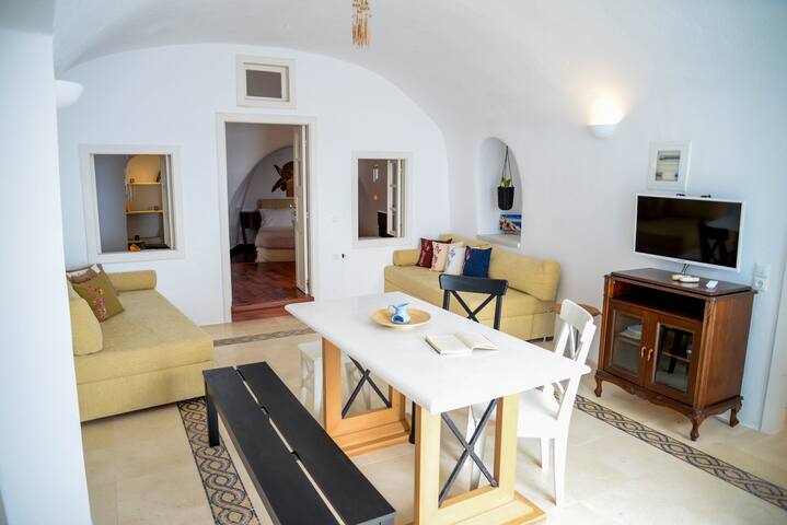 Cave House (2-bedroom) in Oia with direct Sea View gallery image 5