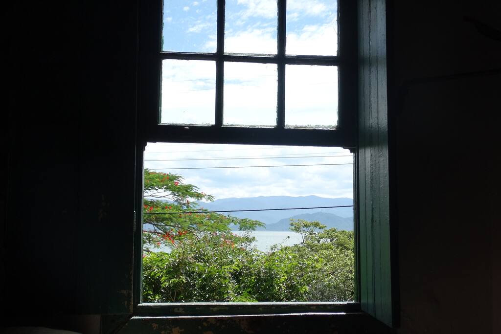 Janela da sala pela manhã