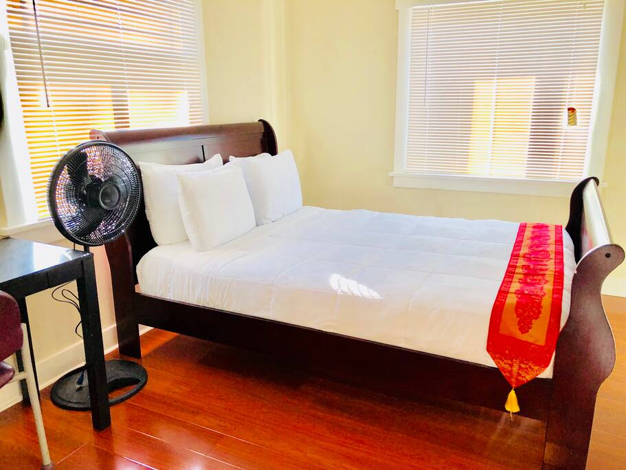 comfy 12" memory foam queen bed