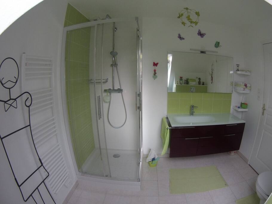 Salle de bain privée (avec WC)