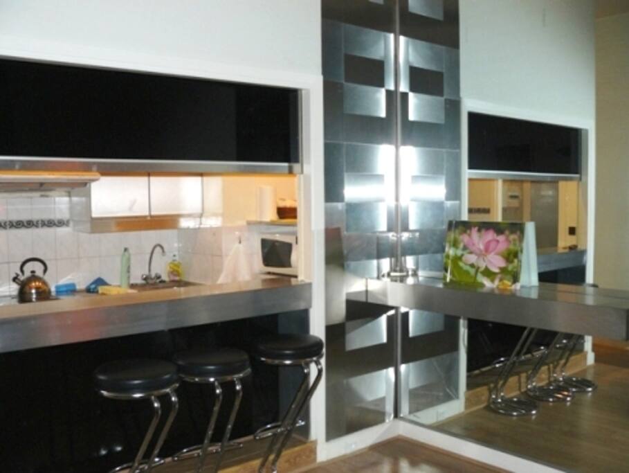 Vue de la cuisine à partir du studio