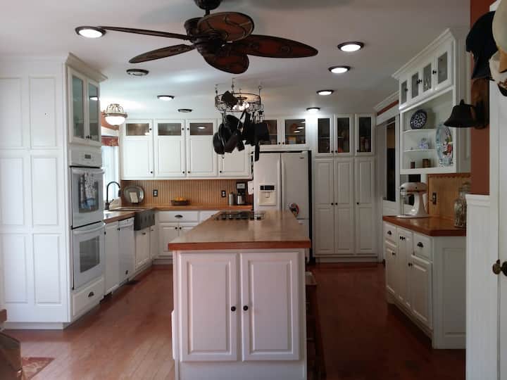 Full Bed - Close to TVA CIP Center