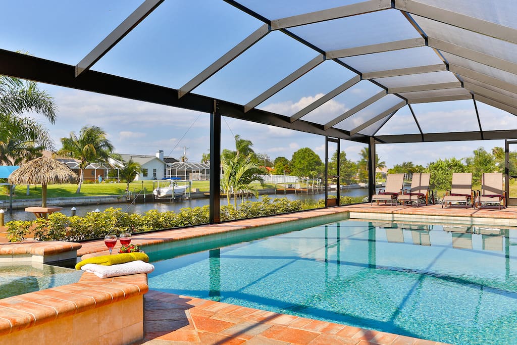 Cape Coral Casa Nueva - Waterfront w/pool and tub - Дома в аренду в г. Кейп ...