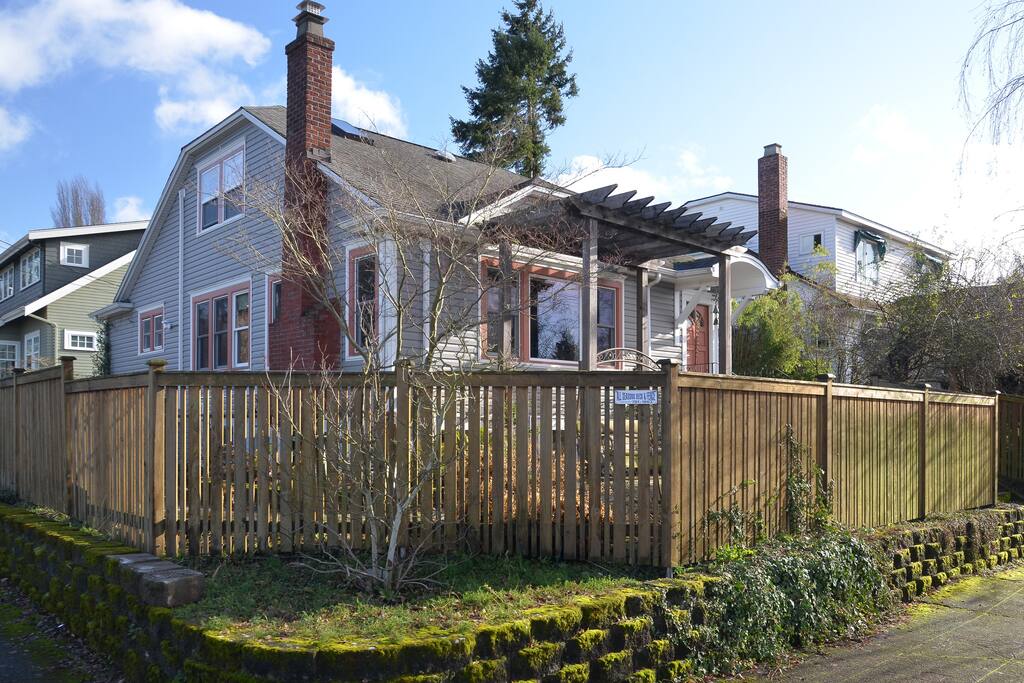 Corner house in a great neigborhood