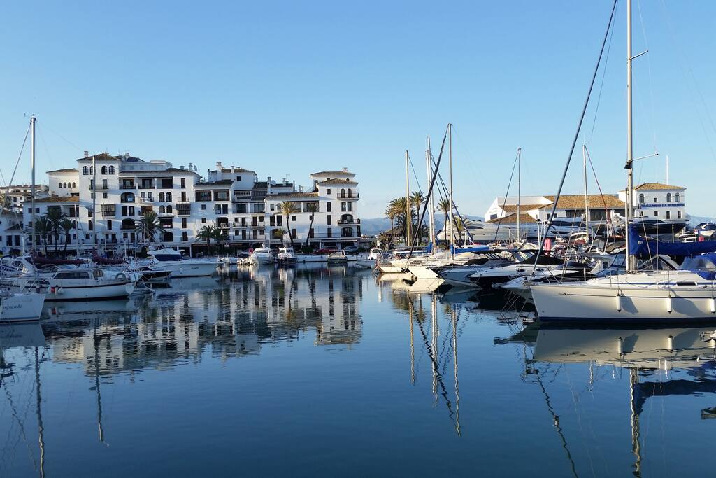 Duquesa marina with restaurants and bars.