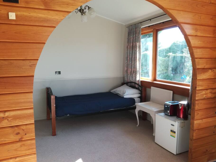 Single bed in bedroom 1