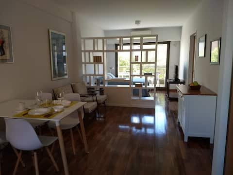 Top Airbnb: A spacious and bright studio two blocks from the subway en Caballito